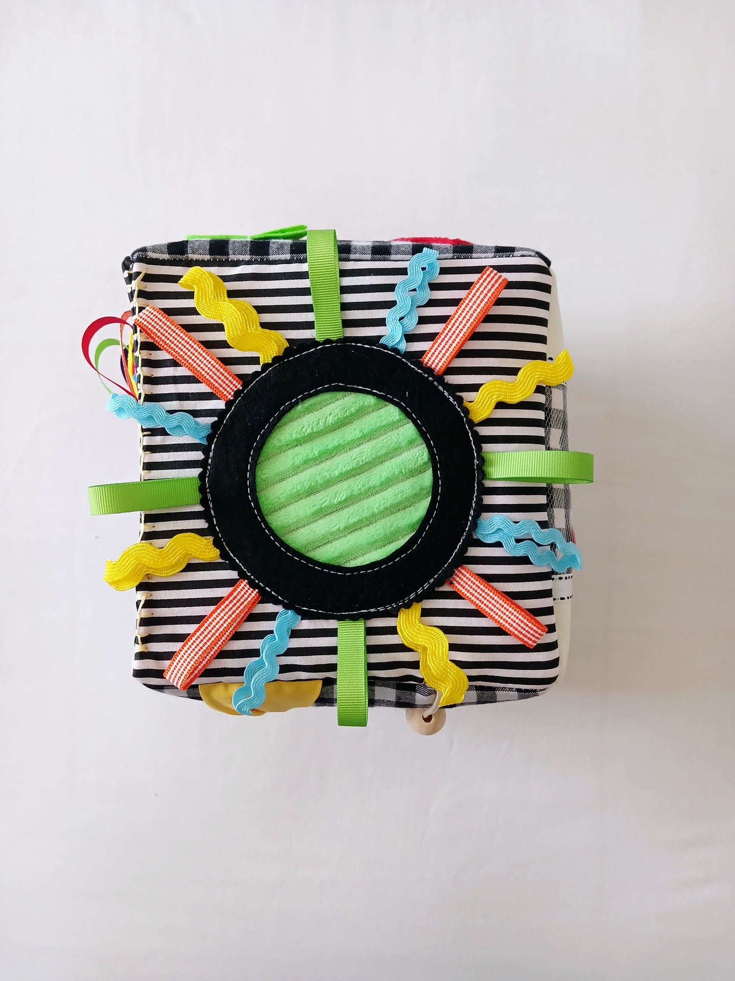 High Contrast Rainbow Cloth Baby Cube